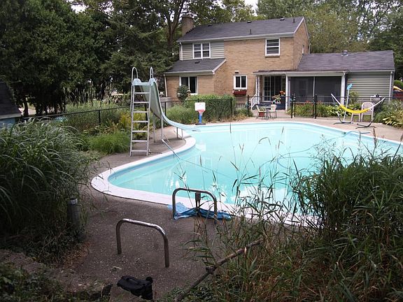 2nd image of 1720 Eastbrook St SE
