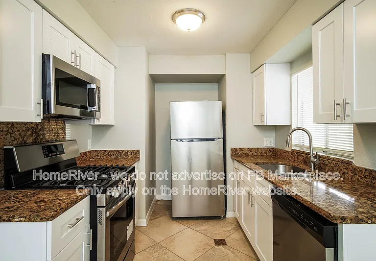 2306 Greenbush Ct — Photo 6