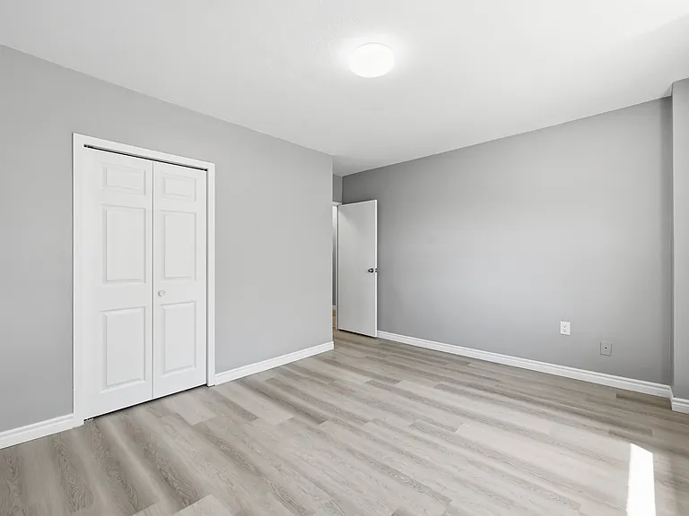 1205 Fennell Ave E — Photo 15