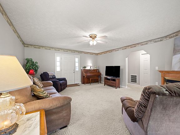 3rd image of 209 Brook Dr