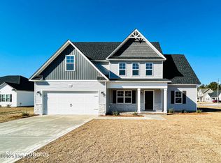 520 Orchard Creek Dr, Richlands, NC 28574