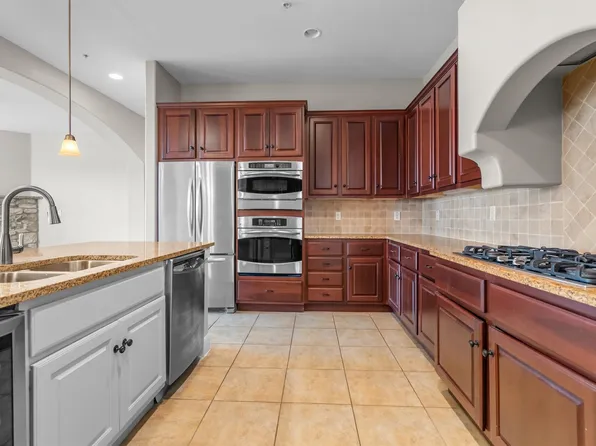 555 Via Amalfi APT 312, Irving, TX 75039