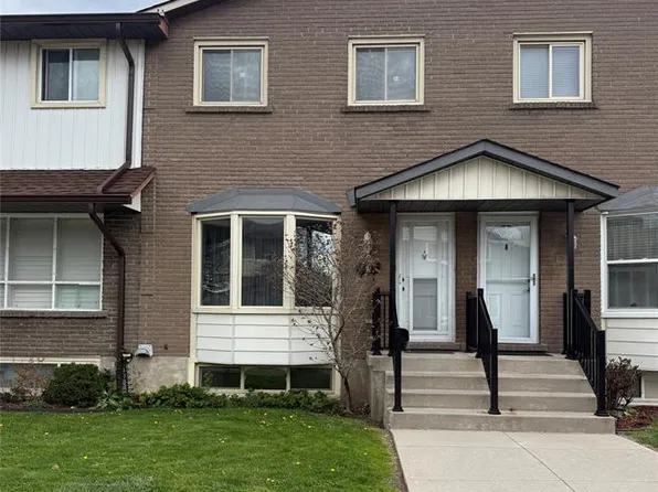 241 Limeridge Rd W #2, Hamilton, ON L9C 2V4