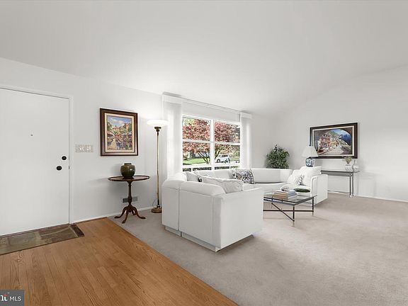 4th image of 3416 Manor Hill Rd