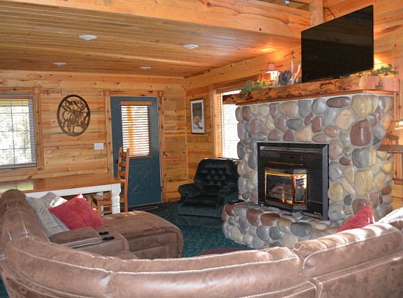 3rd image of 4120 Ponderosa Dr
