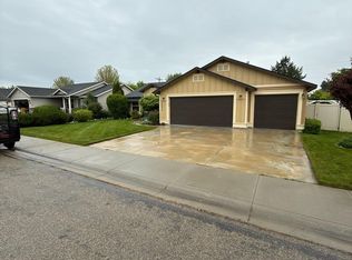 10075 W Snow Wolf Dr, Star, ID 83669