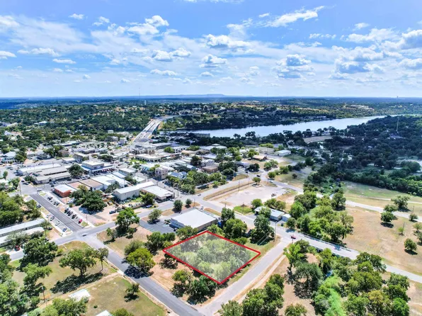 307 Avenue K, Marble Falls, TX 78654