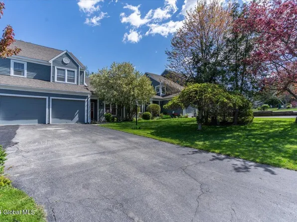 24 Ridgefield Drive, Voorheesville, NY 12186
