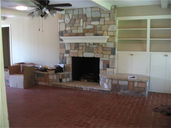 2nd image of 755 Lake Dr