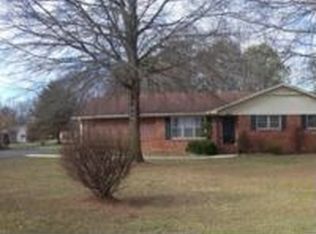 216 Jean St, Paris, TN 38242