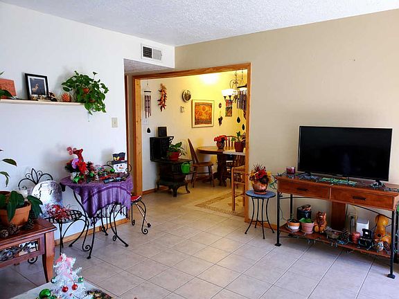 4th image of 1112 Pinon Ct SE