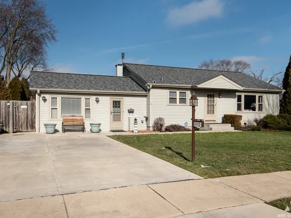 5410 W 84th Pl, Burbank, IL 60459