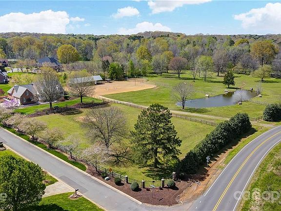 3rd image of 7000 High Meadow Dr