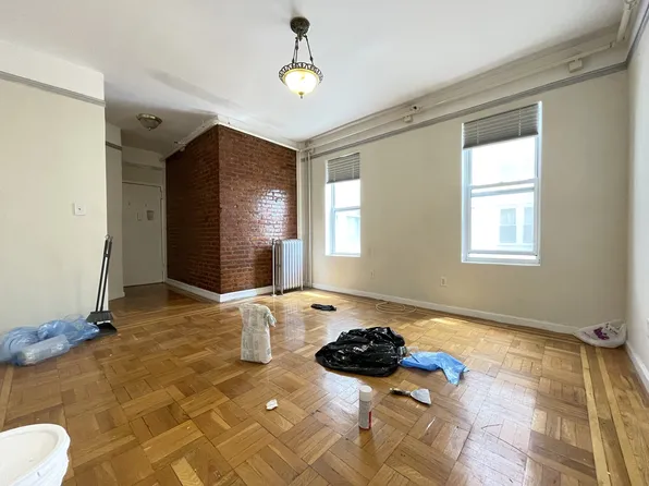 490 Ocean Parkway image 1 of 7