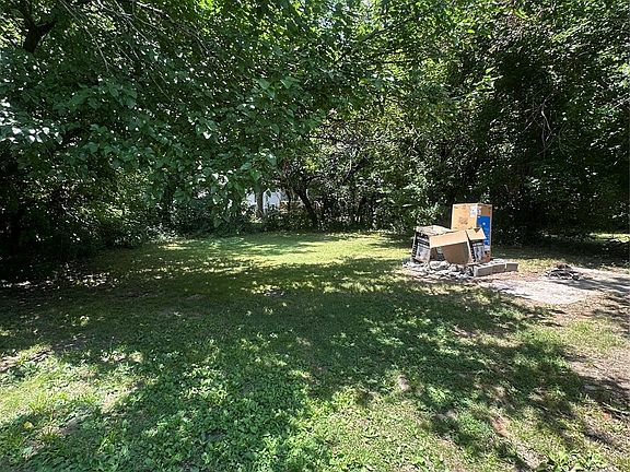 5th image of 238 Cornelius Dr