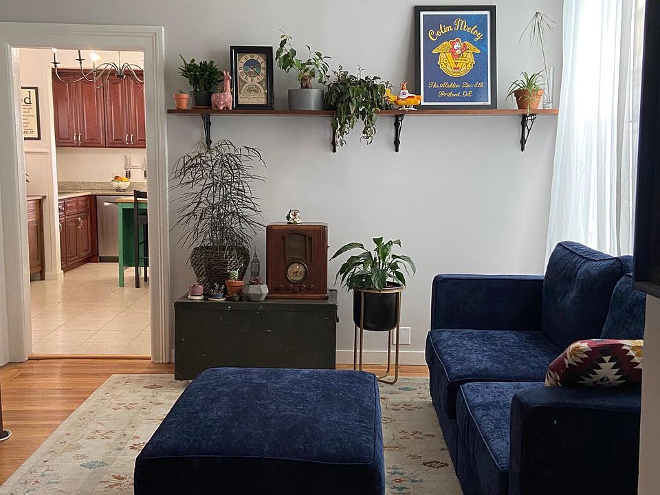 1st image of 129 Collingwood St