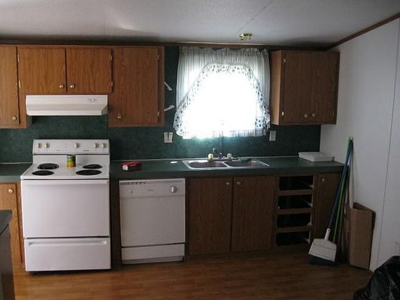 5th image of 3715 Plum St