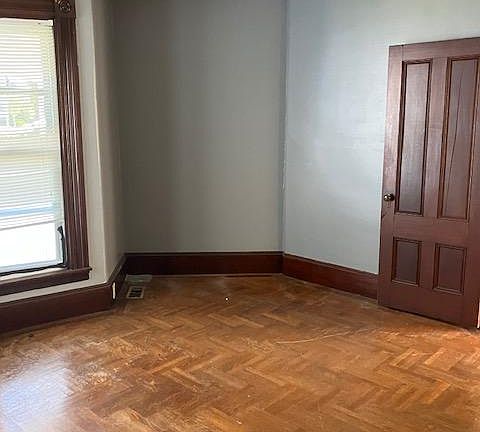 5th image of 15 Walnut Ave APT 2