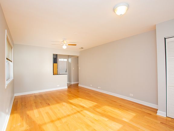 4th image of 2642 W Foster Ave APT 102