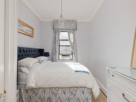 5th image of 136 W 81st St APT 2R