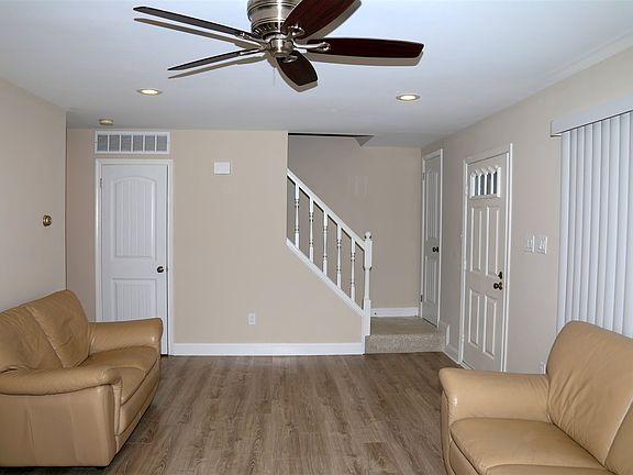 2nd image of 305 Seashell Ln