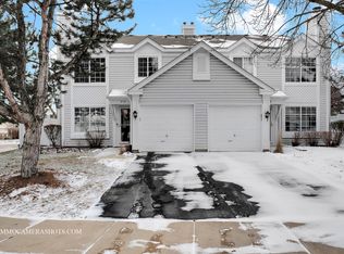 310 Bunker Hill Cir, Aurora, IL 60504