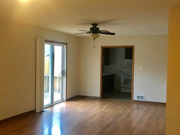 3rd image of 806 S Cornelia St
