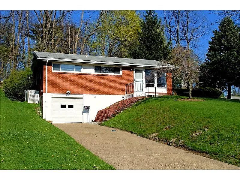 400 Garden City Dr photo 1