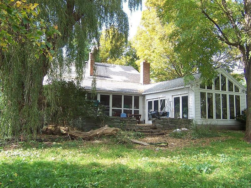 2nd image of 1072 Pittsford Mendon Rd
