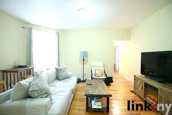 Rented by Link NY Realty | media 1