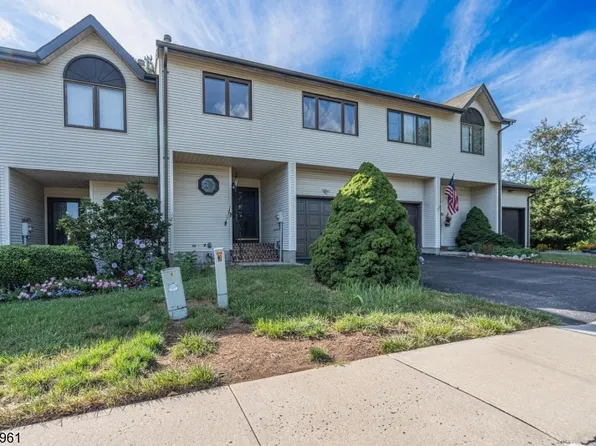 27 Olive Ct, Raritan Twp., NJ 08822