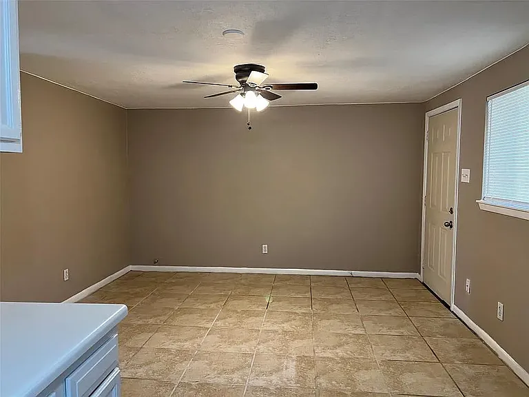1519 Robin Street — Photo 12