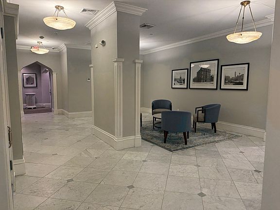 3rd image of 271 Dartmouth St APT 2F