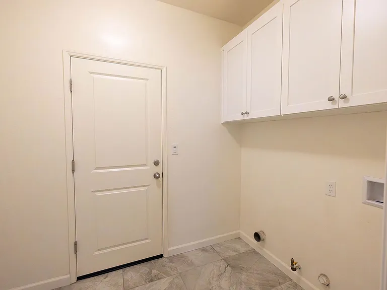 1604 Sidonia St — Photo 22