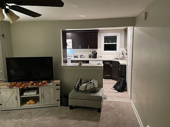 3rd image of 125 Pullman Ave #1