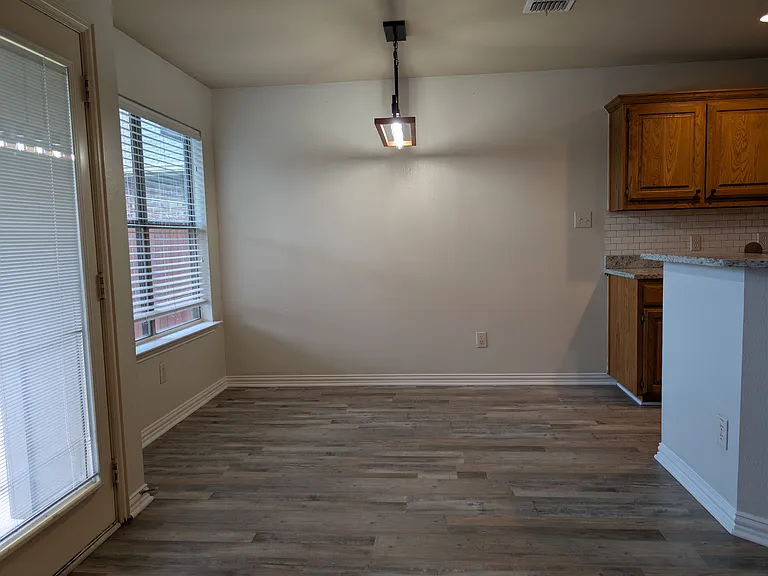 2210 Lakeridge Ln — Photo 7