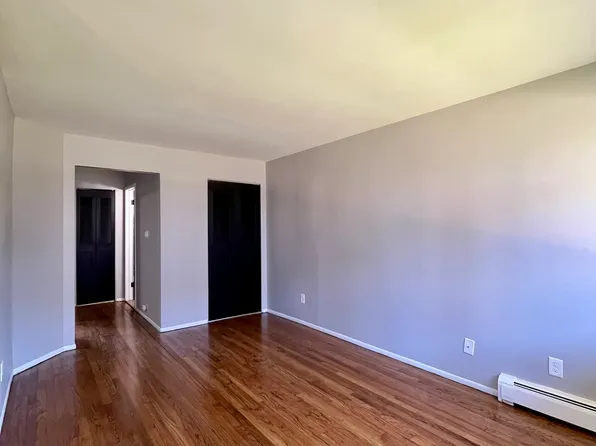 580 Harrison Blvd APT 59, Lincoln Park, MI 48146