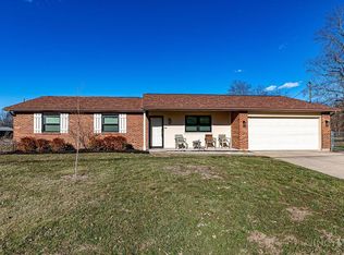 5720 Lake Circle Dr, Fairfield, OH 45014