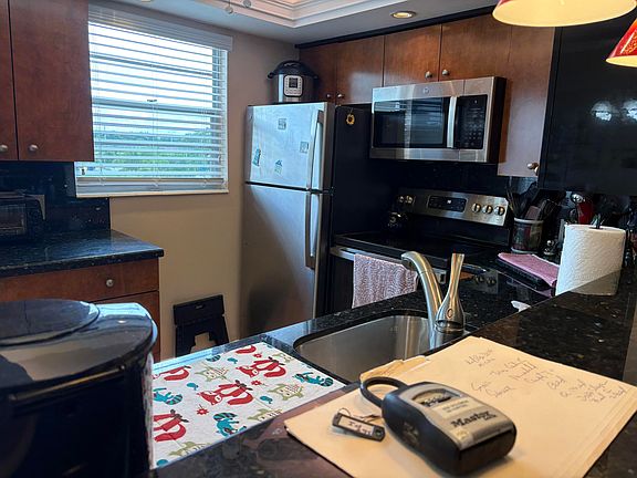 2nd image of 369 Preston E #369-I