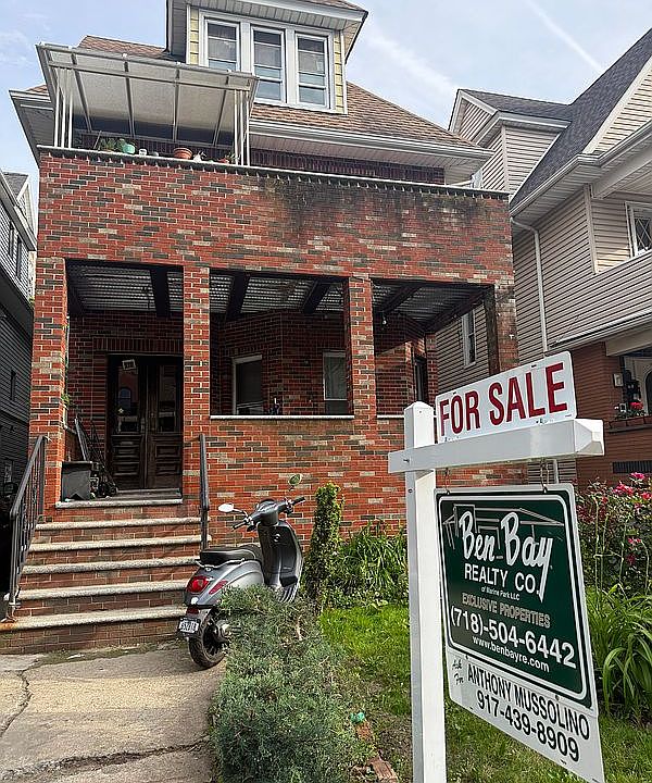 2nd image of 510 Avenue