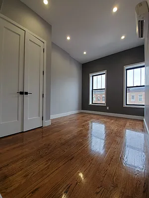 Rented by Aron Fried, LREB | media 6