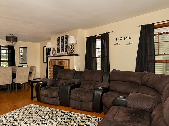 3rd image of 1361 Hyde Ave