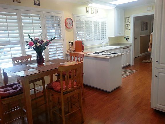 2nd image of 8731 Dewey Dr
