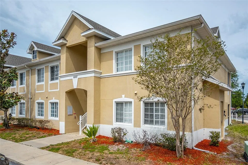 3 bed, 2.0 bath, 1151 sqft, $1,750 — Photo 1