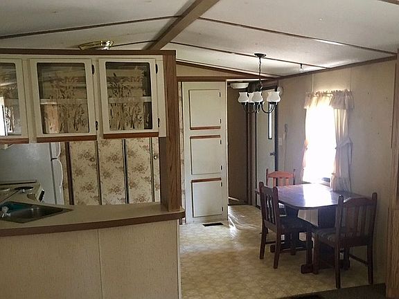 3rd image of 7600 Beechwood Dr