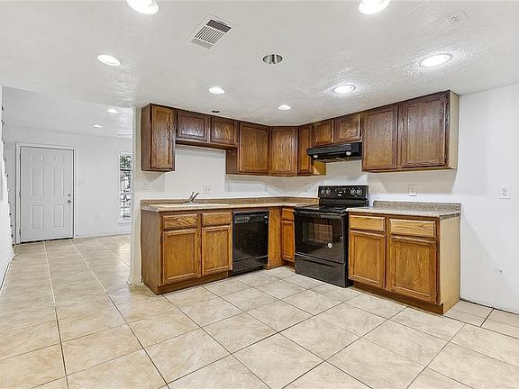 5th image of 7844 N Coronet Ct