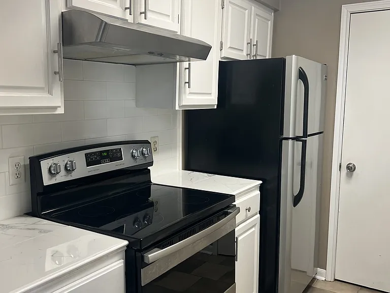 290 Bracewell Dr #C — Photo 1