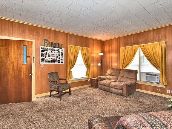 3rd image of 807 S Price Ave