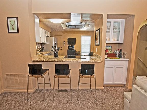5th image of 523 Sunrise Dr