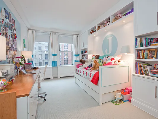 Sold by Sotheby's International Realty | media 12